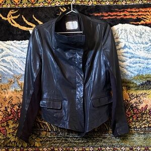 Q40 Black Women's Leather Jacket Small